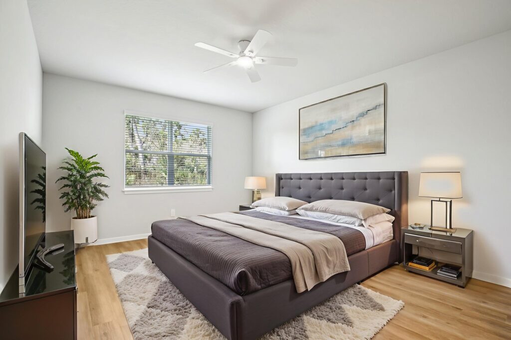 Manatee -web-or-mls-9315 90th Circle East Unit 102-S0412-017 virtually staged 2